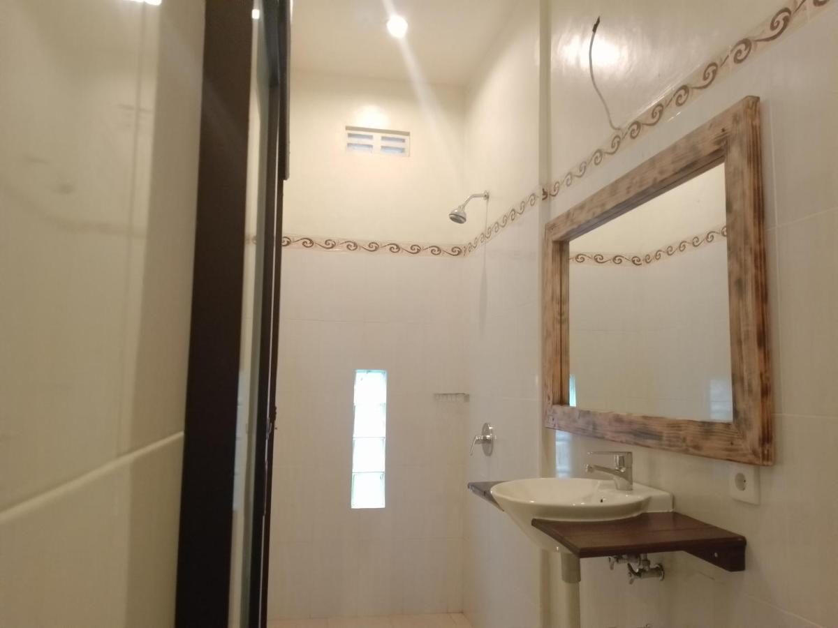 Yanti Guest House Canggu Esterno foto
